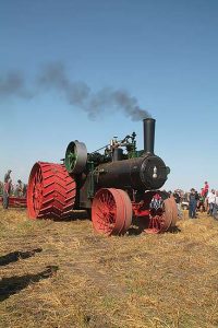 Replica Case Road Locomotive Comes to Life Image